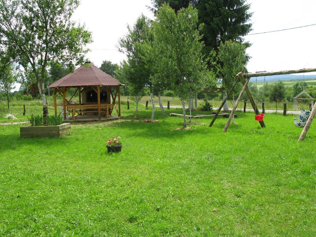 Apartments Eco Forest Resort Rakovica Exterior photo