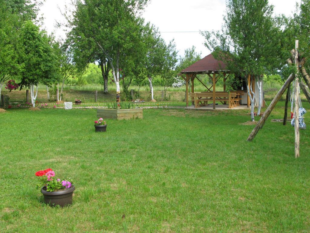 Apartments Eco Forest Resort Rakovica Exterior photo